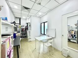 Forum The Shopping Mall (D9), Office #497624541